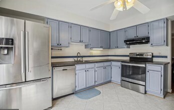 Building Photo - 5205 Cannes Ct
