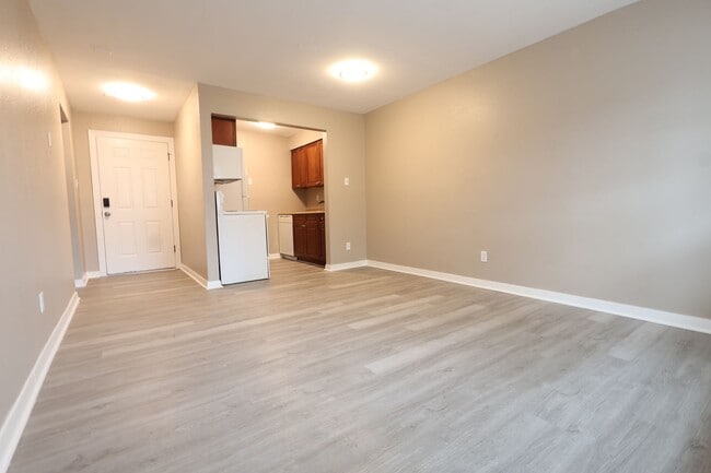 Building Photo - 3021 Pestalozzi St