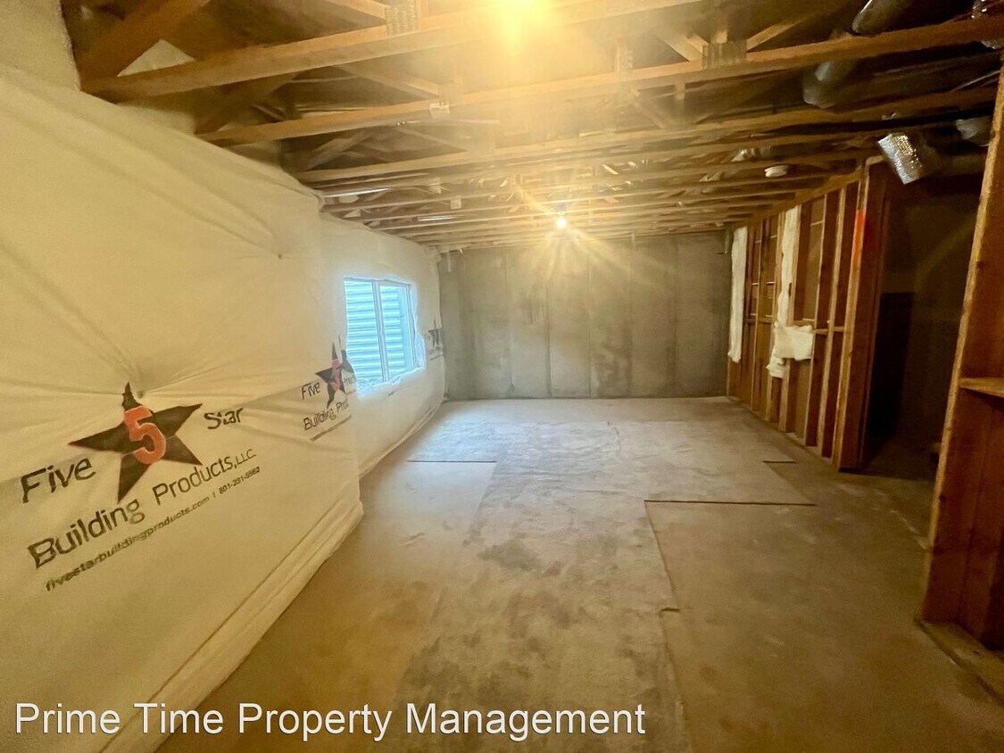 Foto principal - 3 br, 2.5 bath House - 917 E Pacific Drive