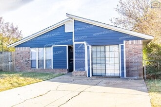 Building Photo - 1719 SW 14th St