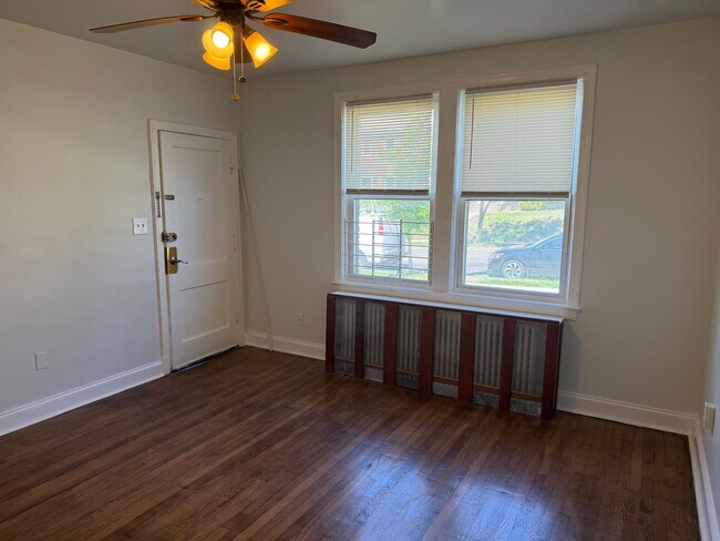 Foto del edificio - 1321 Bryant St NE