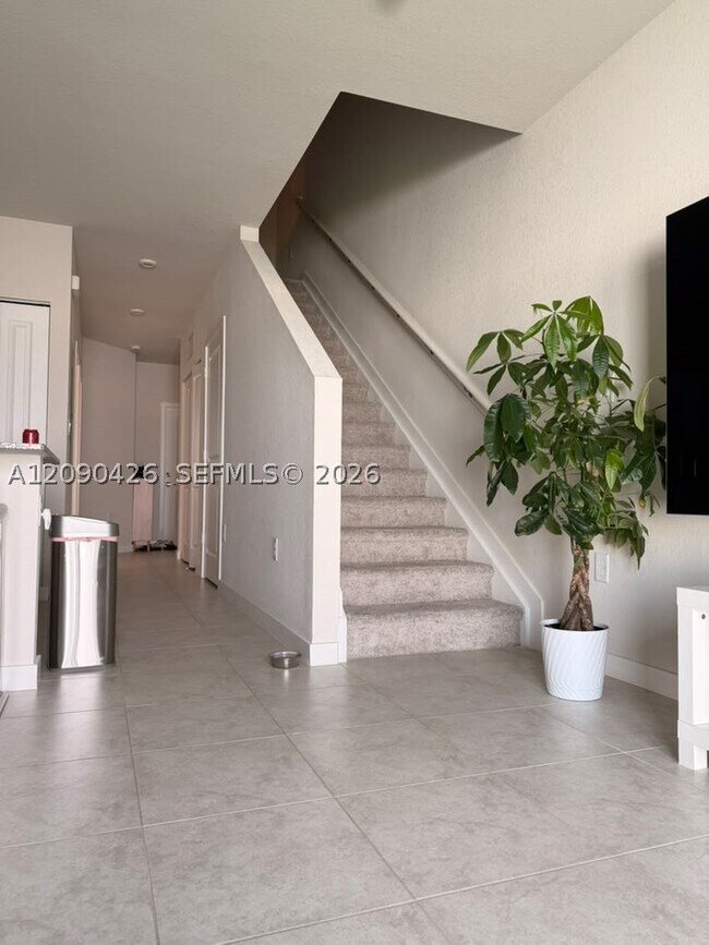 Foto del edificio - 1074 W Davis Pkwy