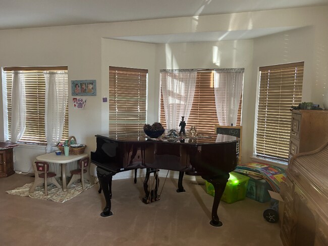 Building Photo - 5335 Malta St