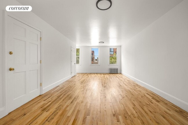 Building Photo - 209 19th St