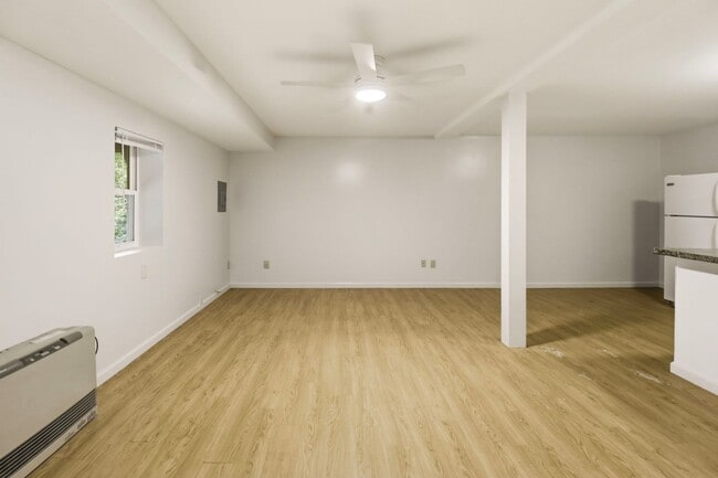 Building Photo - 836 Mountain View Rd