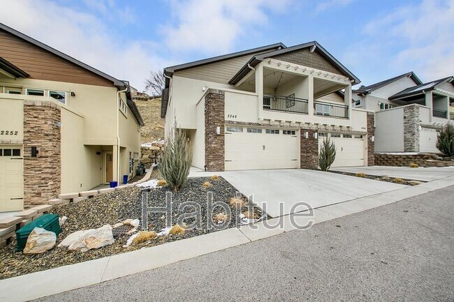 Foto del edificio - 2248 W Hill Terrace Ln