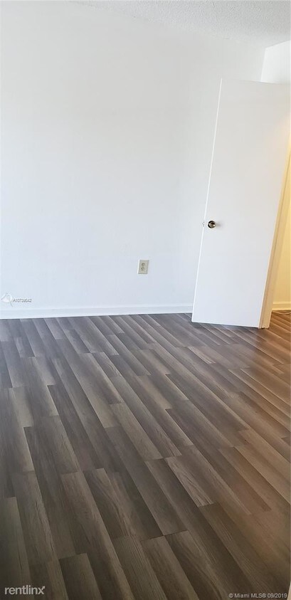 Building Photo - 1 br, 1 bath  - Sun Pointe Springs