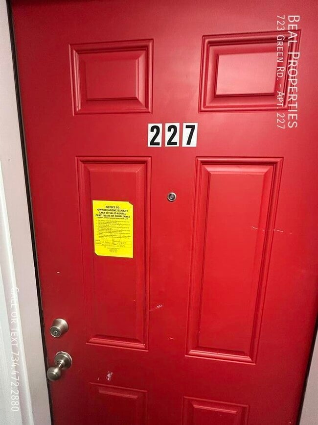 Building Photo - 723 Green Rd