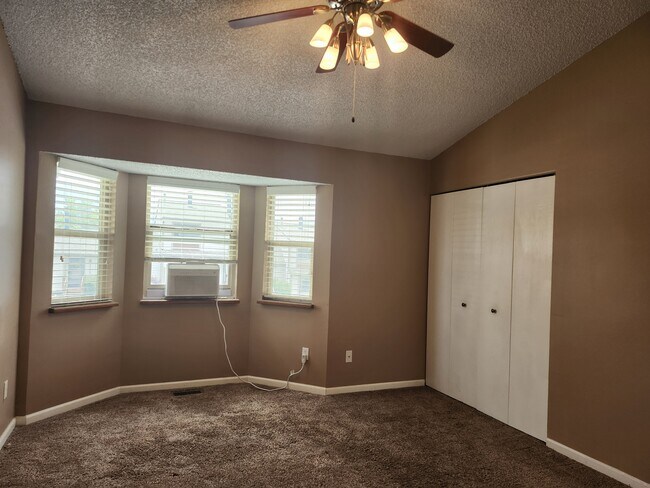 Building Photo - 5537 Denmark Ct