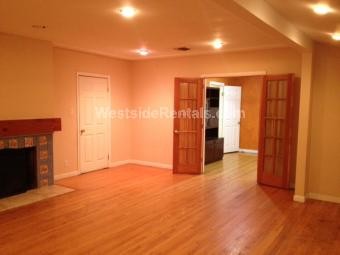 furnihed . utility included 4 space parking i - 7412 Balboa Blvd