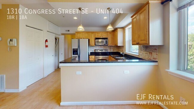 Building Photo - Randle Heights Updated One Bedroom/One Bat...