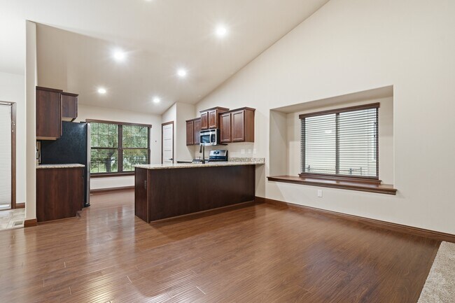 Foto del edificio - 240 S Stewart St