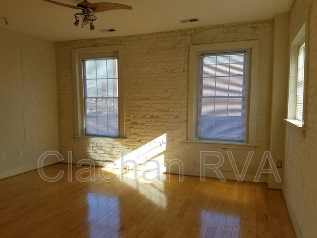 Building Photo - 301 Goshen St