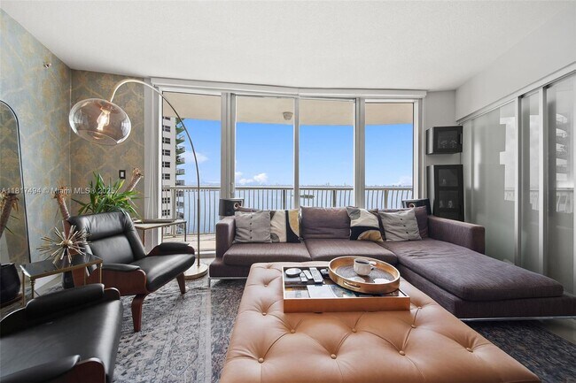 Foto del edificio - 1750 N Bayshore Dr