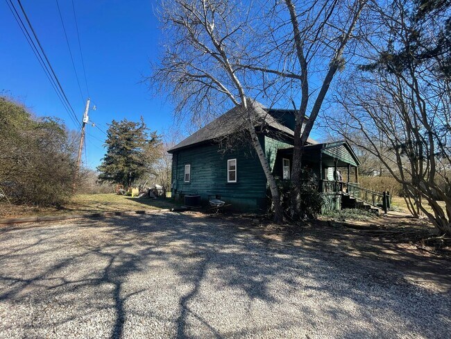 Foto del edificio - 1331 Dowdy Rd