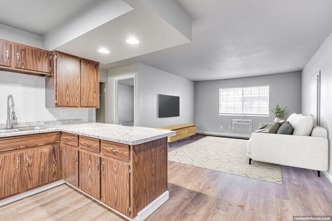 Interior Photo - Stonecreek