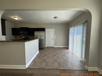 Building Photo - 830 Solomon Dr
