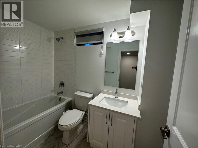 Building Photo - 481 Bergamot Ave