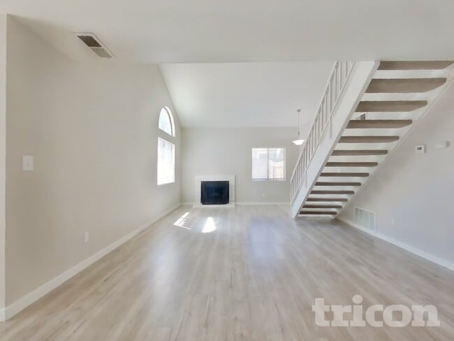 Building Photo - 254 Voyager Dr