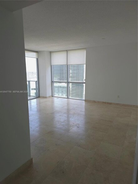 Foto del edificio - 1060 Brickell Ave