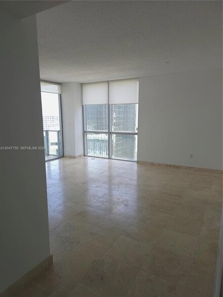 Photo - 1060 Brickell Avenue Unit 1701 Apartment