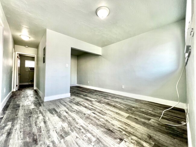 Foto del edificio - 805 NW 7th Ave
