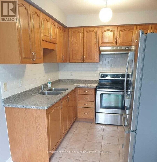 Building Photo - 11 Canoe Glide Ln