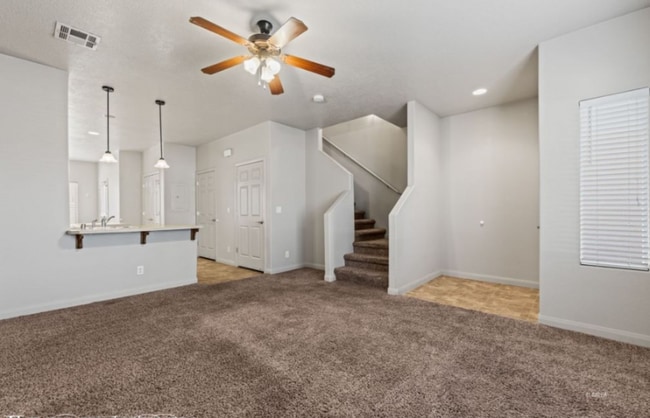 Building Photo - 767 Moss Dr