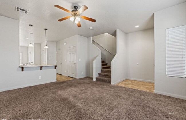 Foto del edificio - 767 Moss Dr