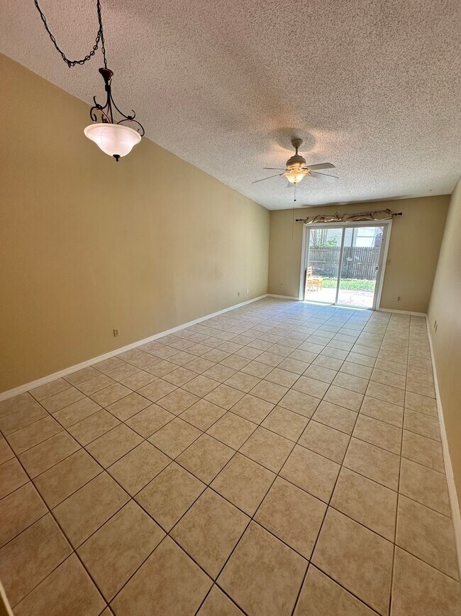 Photo - Nice 2/1.5 Duplex Located Across From St. ... House