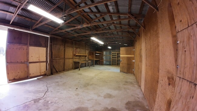 Building Photo - 14320 Sycamore Ave