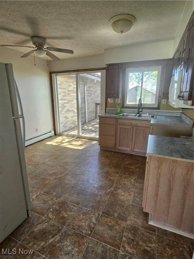 Kitchen - 14293 Galehouse Rd