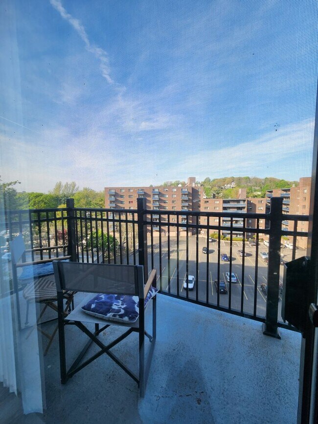 Foto del edificio - Watertown - 2 Bedroom Apartment - 9/1  **NO FEE*