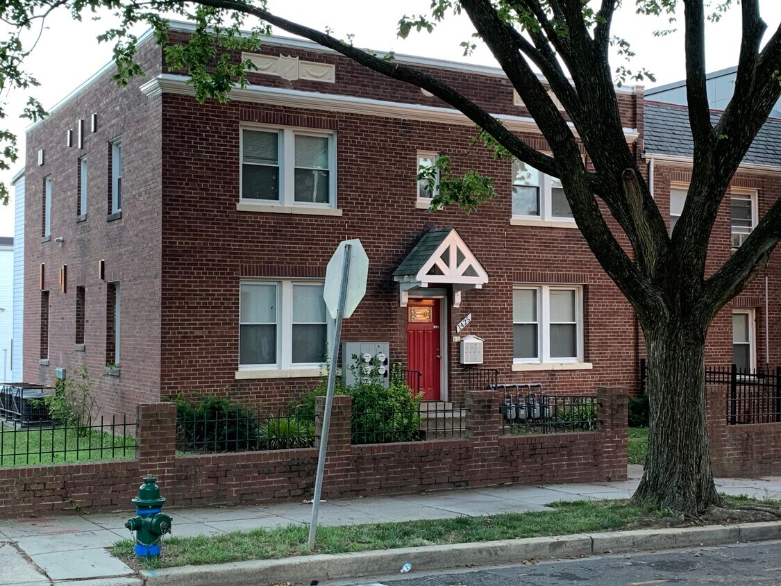 Primary Photo - 1425 Staples St NE