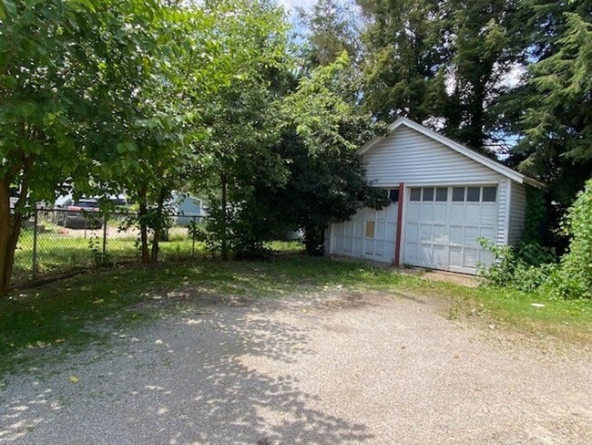 Building Photo - 1032 Berwin St