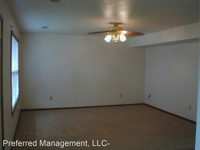 Building Photo - 2920 E 12th St