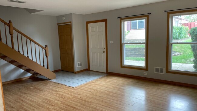 Building Photo - 1739 Queensbury Cir
