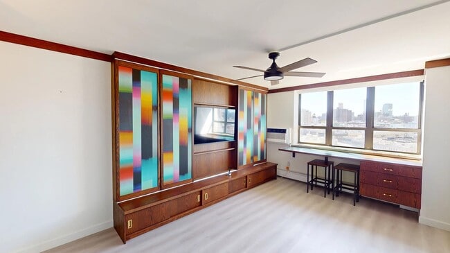 Building Photo - 300 W 110th St