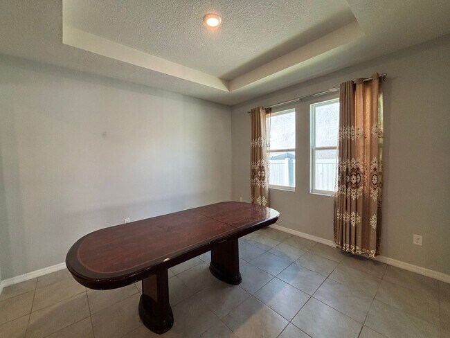Foto del edificio - Large home in central Ocala location - Won't last