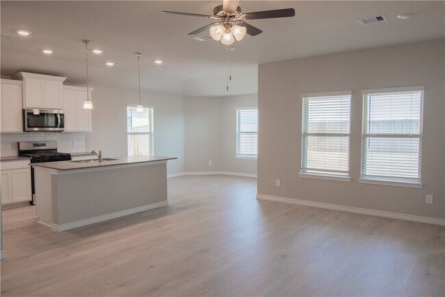 Foto del edificio - 6117 Eldora Dr