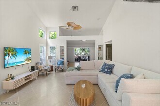 Building Photo - 348 Carinosa Ct