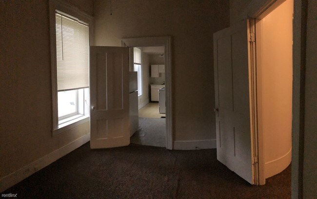 Building Photo - 2 br, 1 bath Apartment - 247 Burton St SW # 2