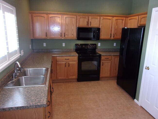 Building Photo - 8361 Newbury Way