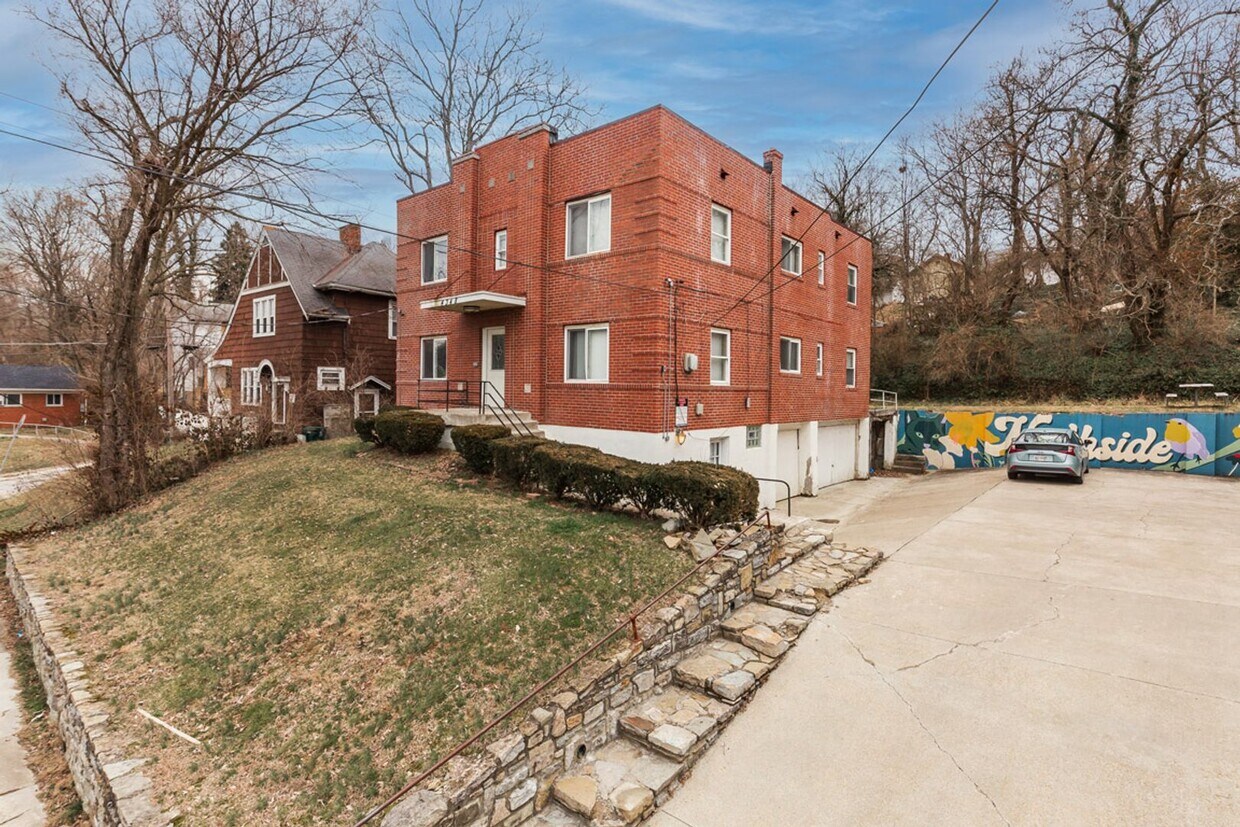 Primary Photo - 4348 Kirby Ave