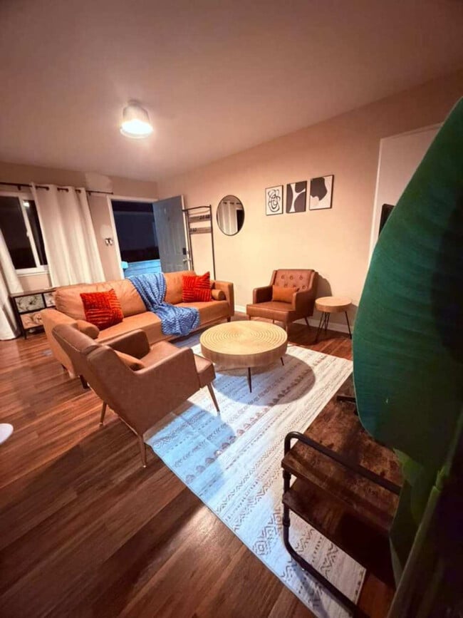 Foto del edificio - 2312 Bonar St
