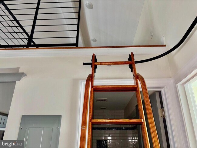 Foto del edificio - 6607 Ridge Ave
