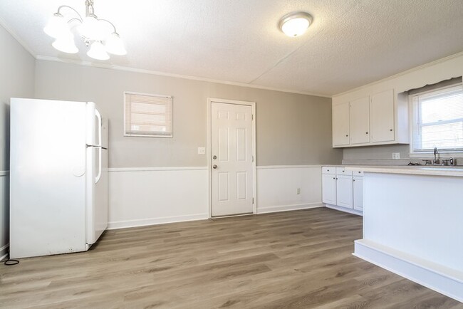 Foto del edificio - 649 Woodmont Cir
