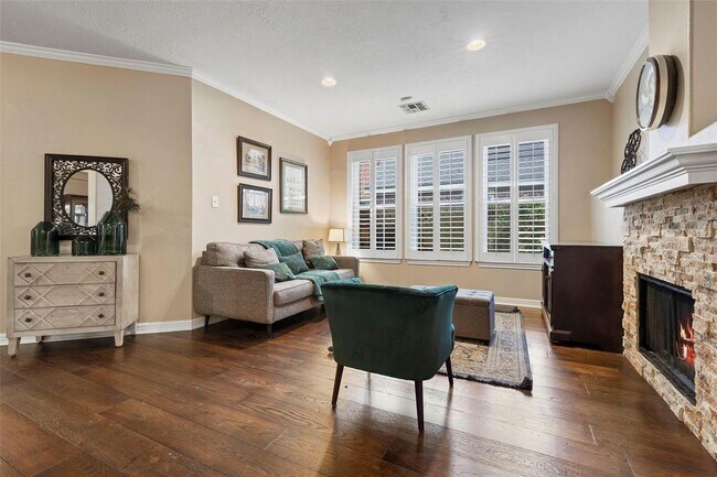 fireplace area 2 - 6519 Belmont Bnd