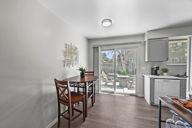 Foto del edificio - 3642 W 90th Pl