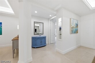 Building Photo - 411 6th St S